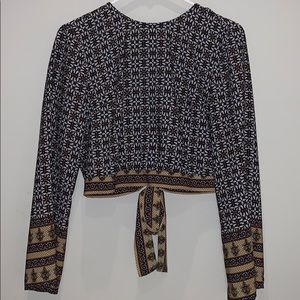 Wide Sleeve Crop Top